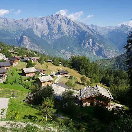 With Marvelous View Ferienhaus